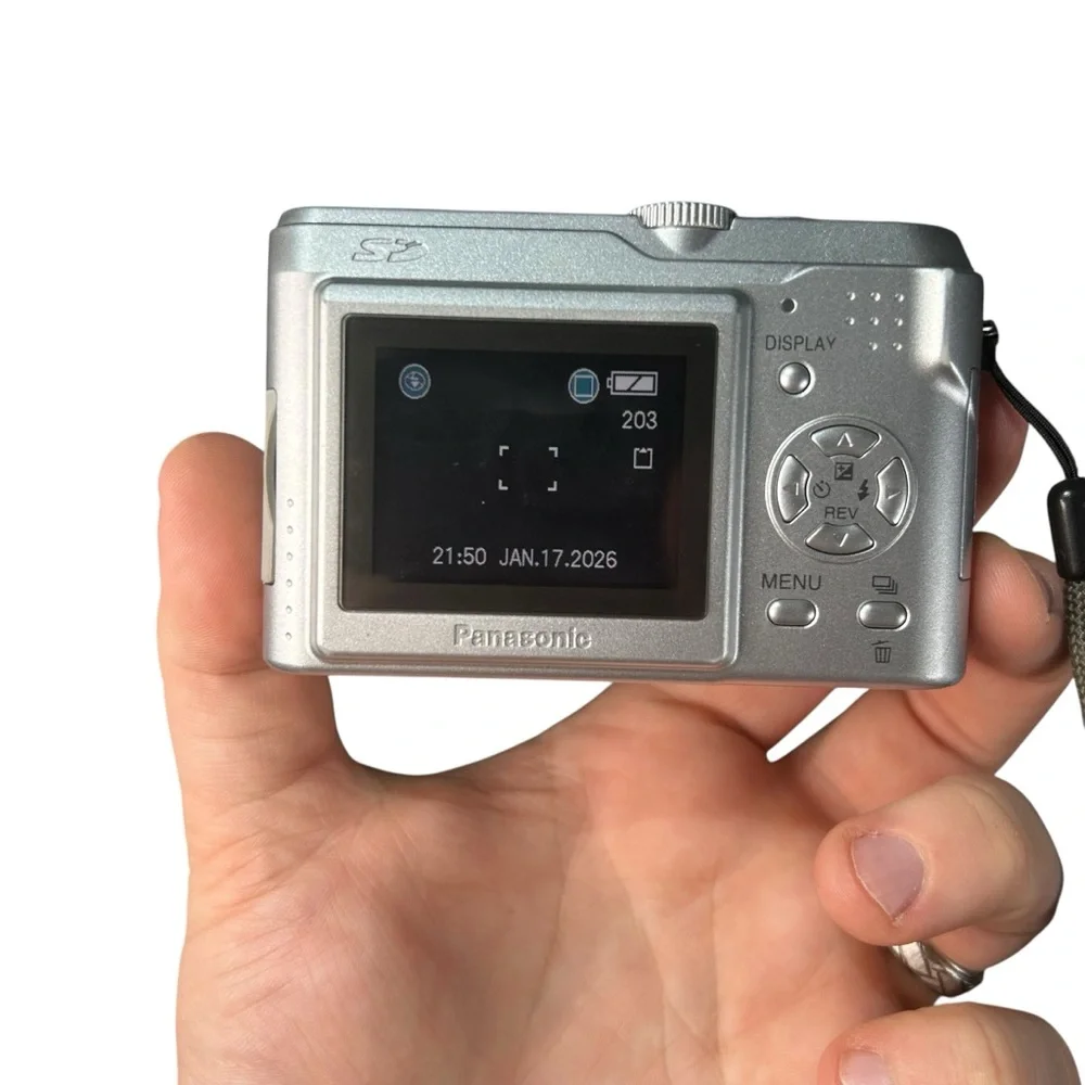 Panasonic Lumix DMC-LZ2 5MP Digital Camera 6x Zoom For Parts/Repair